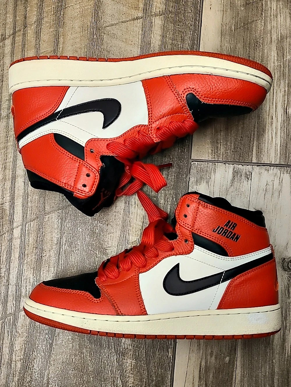 Nike Air Jordan 1 High-Top Sneakers in Red & Black